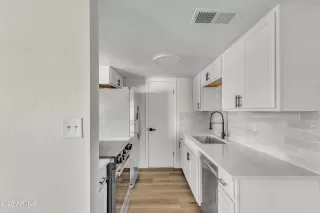 Photo #1: 6876873 Listing