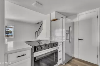 Photo #2: 6876873 Listing