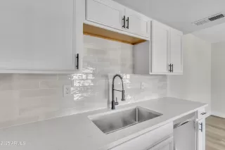 Photo #3: 6876873 Listing