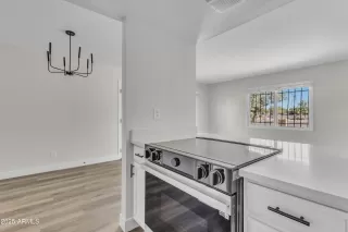 Photo #4: 6876873 Listing