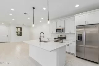 Photo #3: 6876967 Listing 