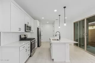 Photo #4: 6876967 Listing 