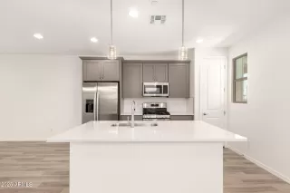 Photo #2: 6876984 Listing 