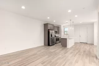 Photo #5: 6876984 Listing 