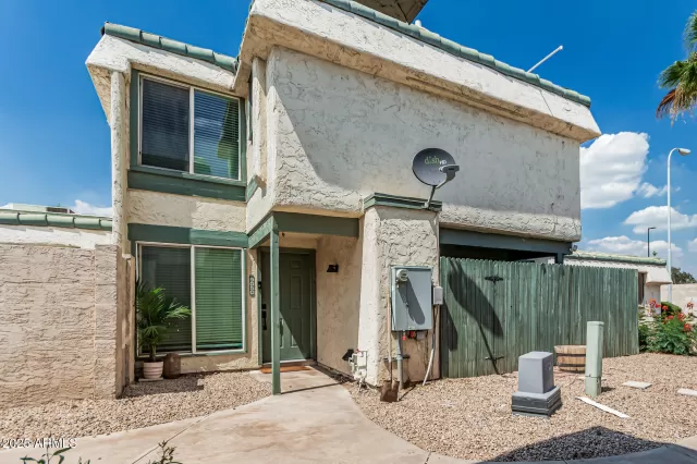 MLS: 6876990 Condo For Sale