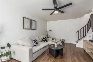 Photo #4: 6876990 Listing 