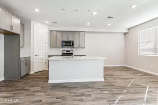 Photo #2: 6877303 Listing 