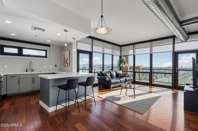 MLS: 6877311 Condo For Sale