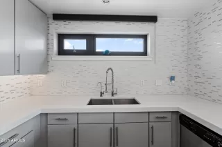 Photo #3: 6877311 Listing