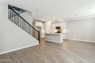 Photo #3: 6877330 Listing