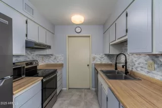 Photo #2: 6877355 Listing