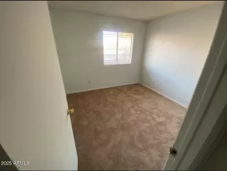 Photo #5: 6877366 Listing