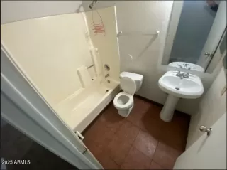 Photo #6: 6877366 Listing