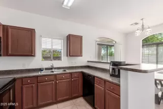 Photo #2: 6877451 Listing