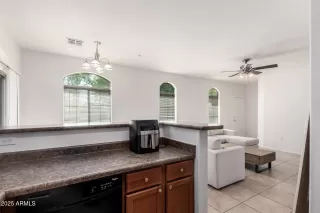 Photo #4: 6877451 Listing