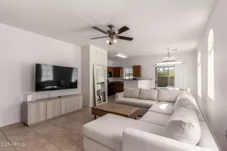 Photo #5: 6877451 Listing