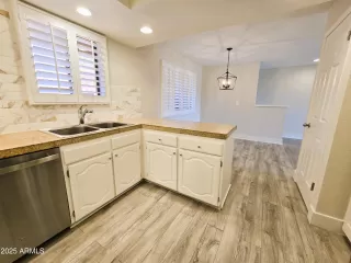 Photo #6: 6877469 Listing 