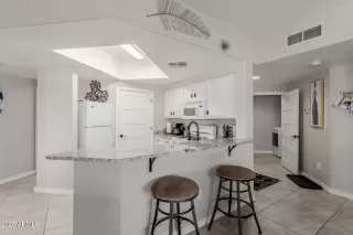 Photo #6: 6877492 Listing