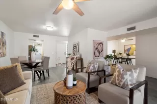 Photo #4: 6877518 Listing