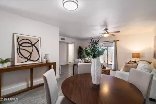 Photo #5: 6877518 Listing