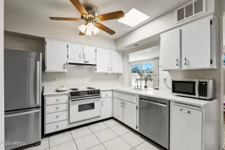 Photo #4: 6877549 Listing