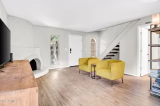 Photo #5: 6877782 Listing