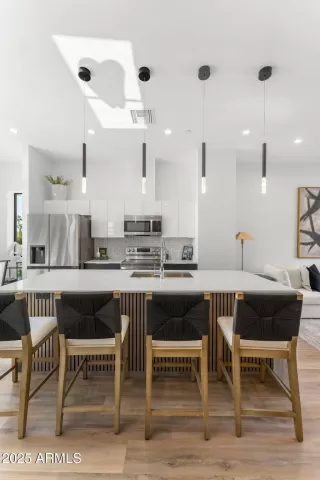 Photo #2: 6877865 Listing