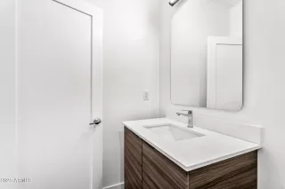 Photo #4: 6877866 Listing