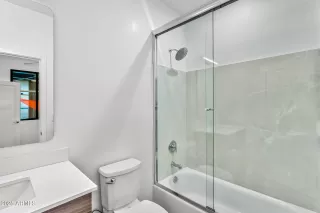 Photo #5: 6877866 Listing