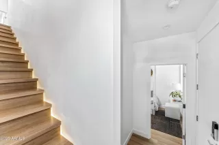 Photo #6: 6877866 Listing