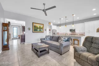 Photo #3: 6877873 Listing