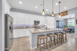 Photo #5: 6877873 Listing