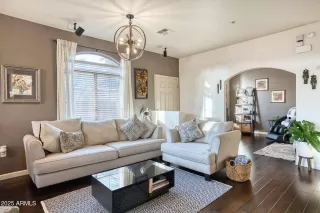 Photo #5: 6877883 Listing