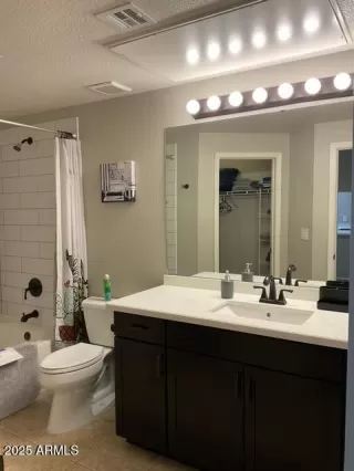 Photo #3: 6877951 Listing