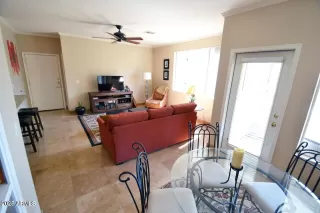 Photo #5: 6877953 Listing