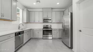 Photo #2: 6877987 Listing