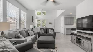 Photo #3: 6877987 Listing