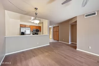 Photo #6: 6878075 Listing