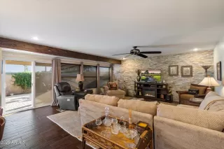 Photo #5: 6878077 Listing