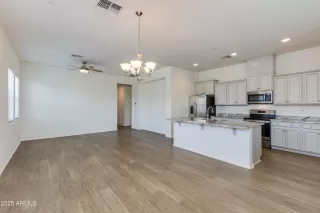 Photo #2: 6878236 Listing 