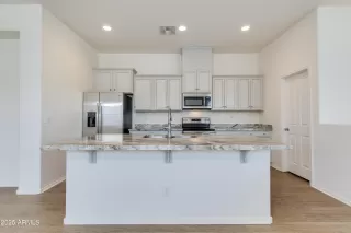 Photo #3: 6878236 Listing 