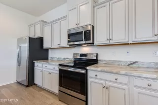 Photo #5: 6878236 Listing 