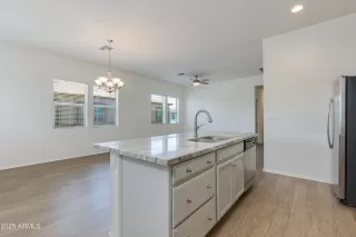 Photo #6: 6878236 Listing 