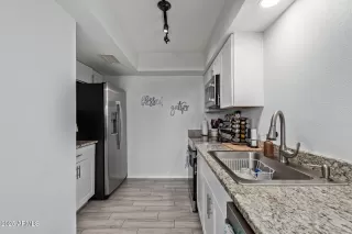 Photo #6: 6878381 Listing