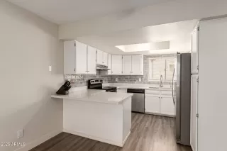 Photo #5: 6878466 Listing