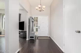 Photo #4: 6878511 Listing