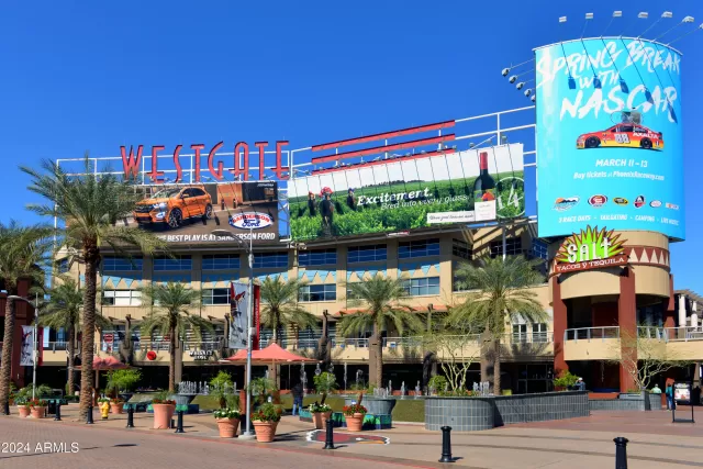 MLS: 6878627 Condo For Sale