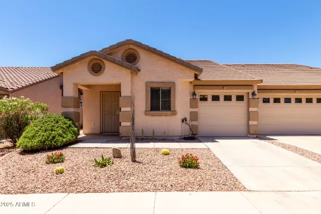 MLS: 6878631 Condo For Sale