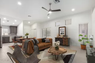 Photo #3: 6878631 Listing 