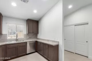 Photo #6: 6878631 Listing 